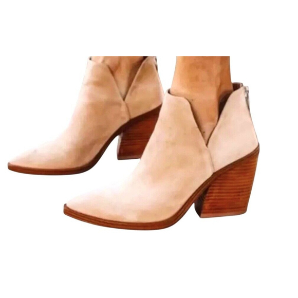 NEW Vince Camuto Gigietta Tan Suede Leather Split Ankle Pointed Bootie 9 M Boots - Picture 2 of 9